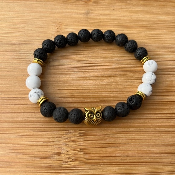 Black Lava Stone Natural White Howlite Owl Charm Bracelet - Picture 7 of 12